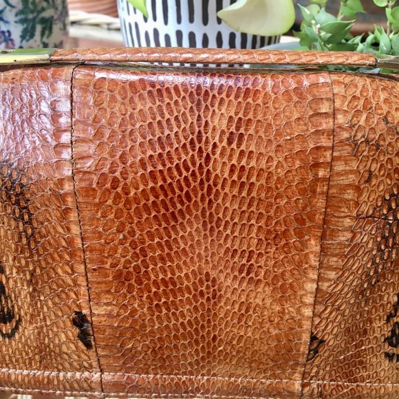 VINTAGE REAL SNAKESKIN CLUTCH PURSE/ LIGHTLY USED - Picture 3 of 6
